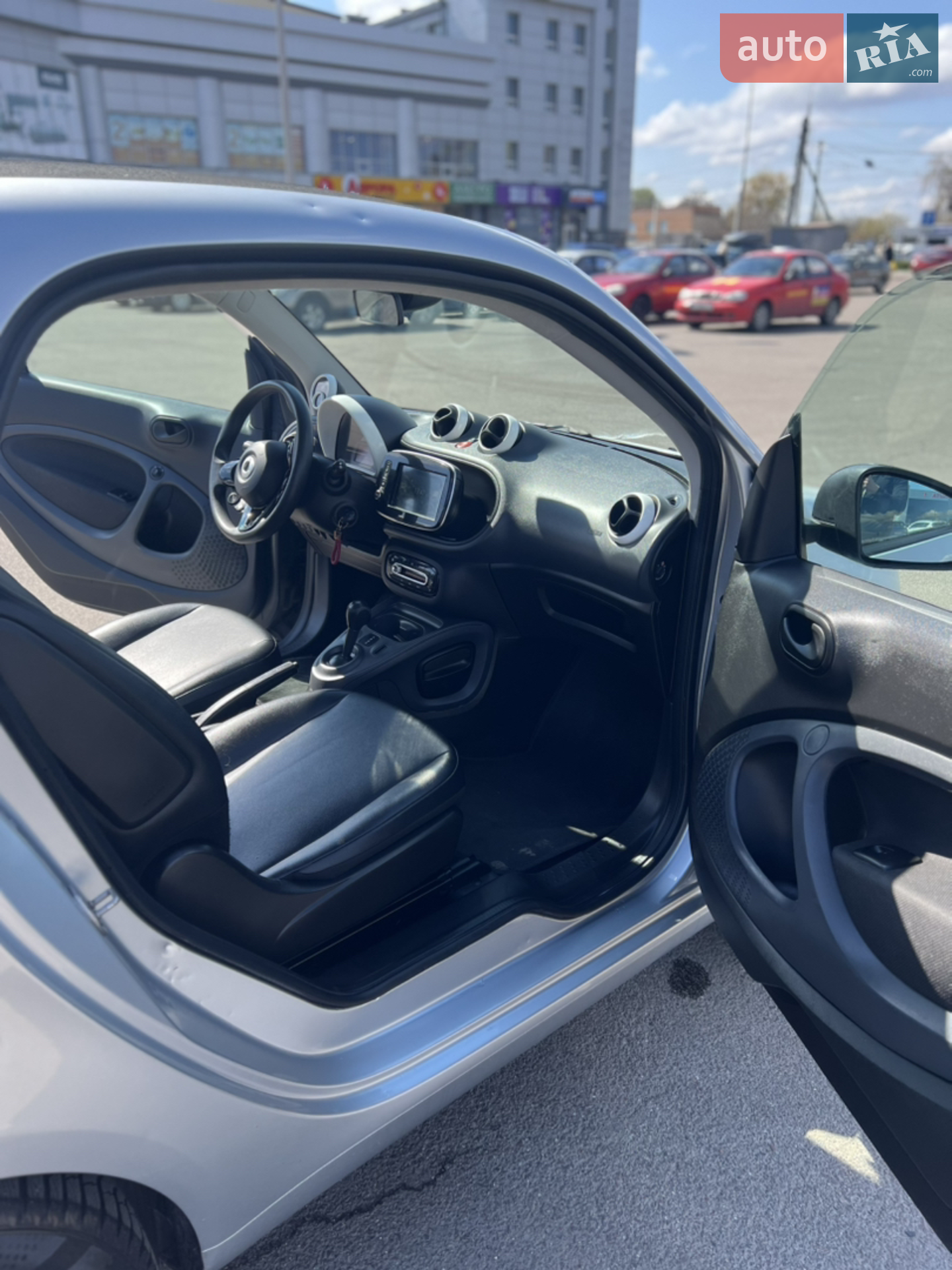 2018 Smart Fortwo - мініатюра 16