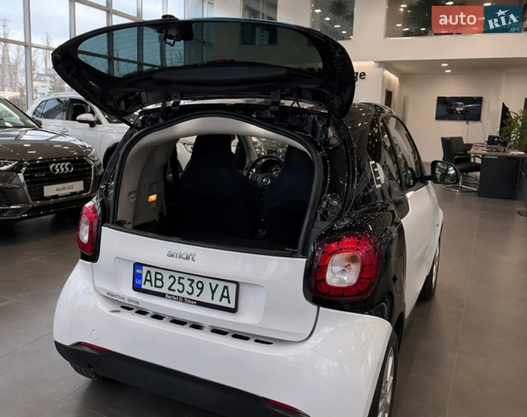 2018 Smart Fortwo - мініатюра 14