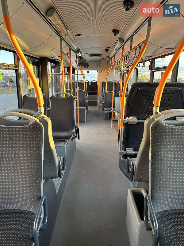 Міський автобус Solaris Urbino 2006 в Стрию
