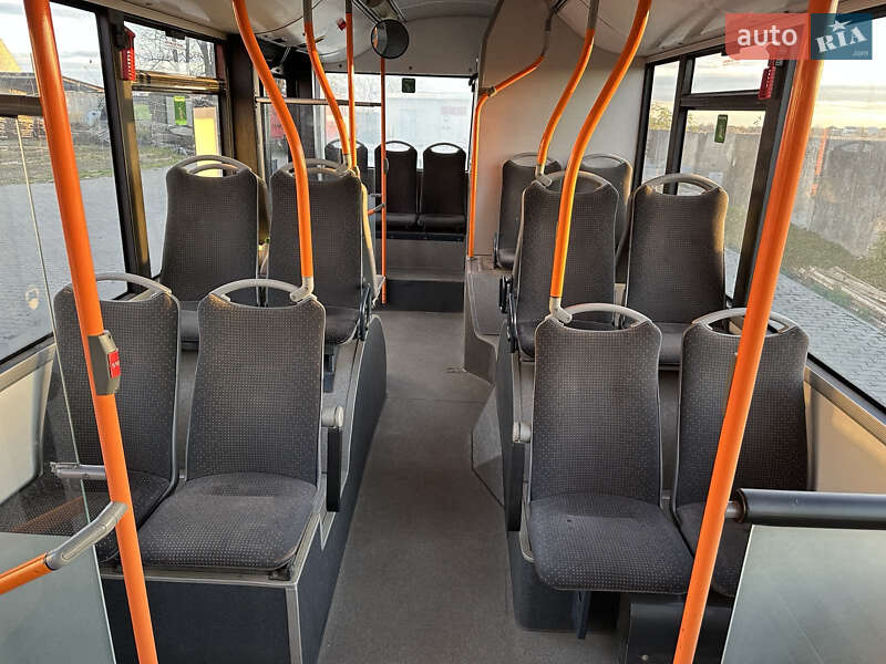 Міський автобус Solaris Urbino 2006 в Стрию