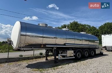 Цистерна полуприцеп Sommer AG 2013 в Виннице