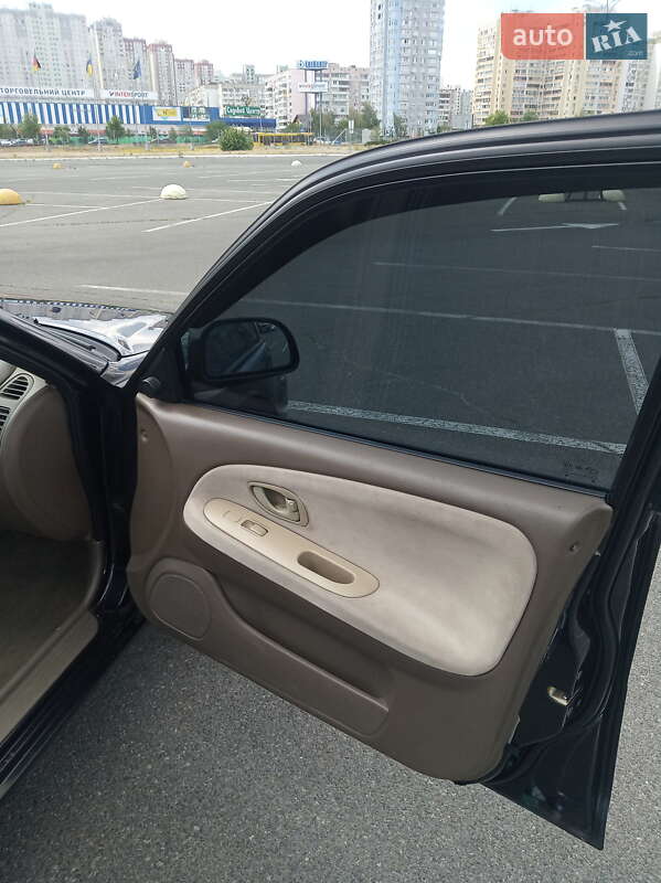 Седан SouEast Lioncel 2006 в Киеве