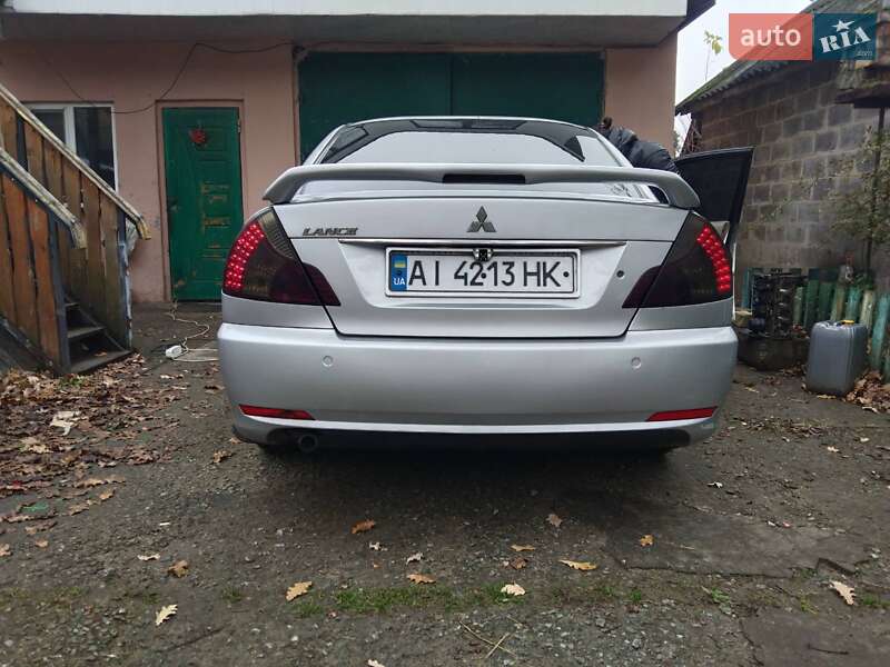 Седан SouEast Lioncel 2008 в Вышгороде