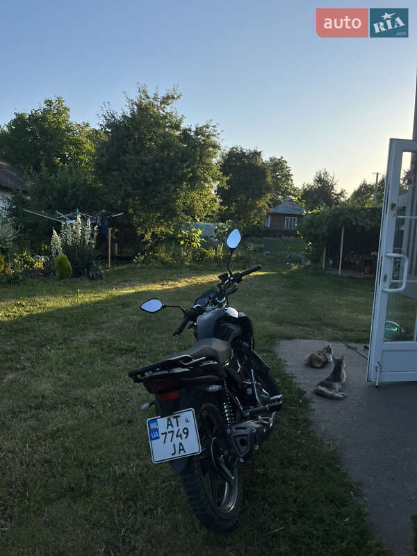 Мотоцикл Классік Spark SP 150R-15 2024 в 