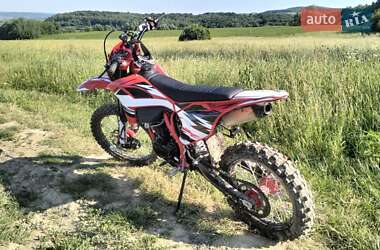 Мотоцикл Позашляховий (Enduro) Spark SP 300P-1 2023 в 