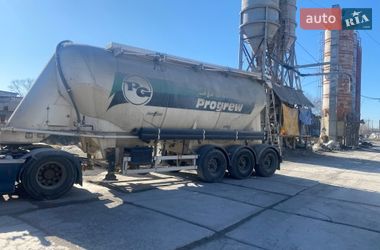 Цементовоз Spitzer SF-2433-2 2002 в Днепре