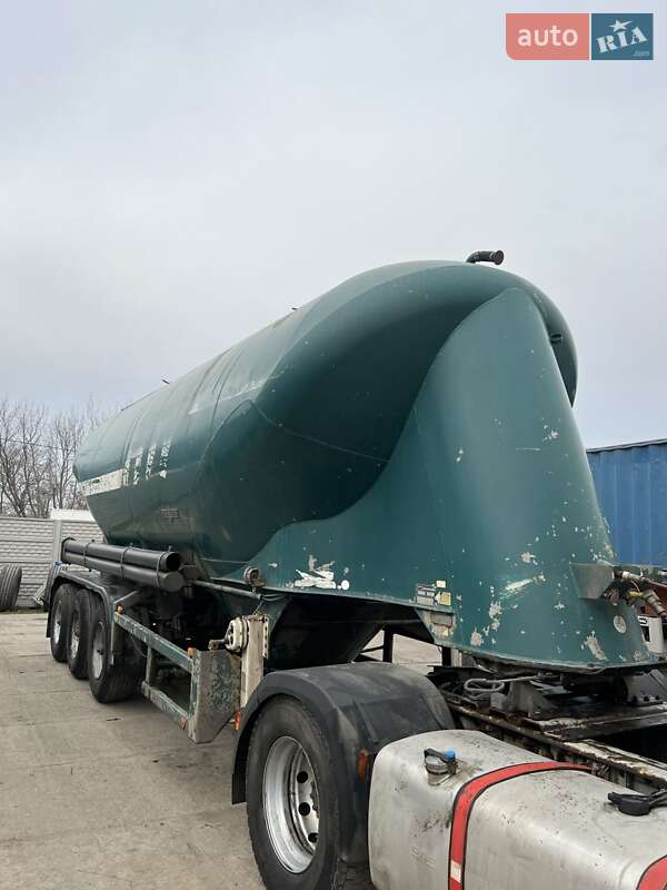 Цистерна полуприцеп Spitzer SF 1992 в Одессе