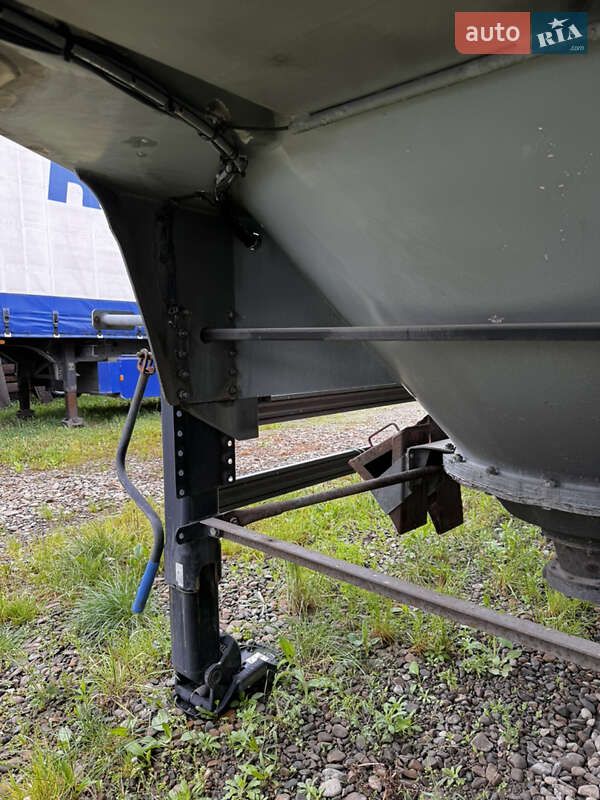 Цементовоз Spitzer SF 1994 в Чернівцях