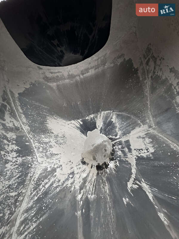 Цементовоз Spitzer SF 1994 в Чернівцях