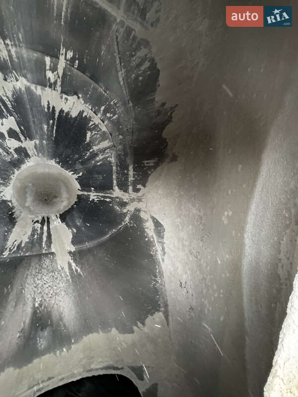 Цементовоз Spitzer SF 1994 в Чернівцях