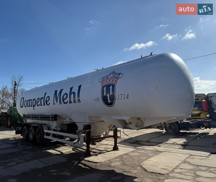 Цистерна полуприцеп Spitzer SF 1997 в Львове