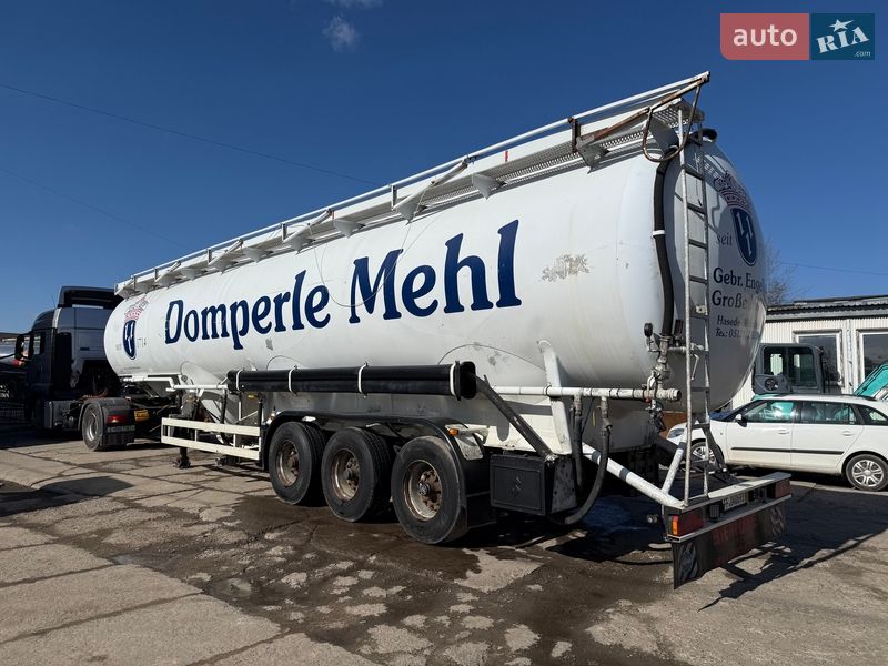 Цистерна полуприцеп Spitzer SF 1997 в Львове