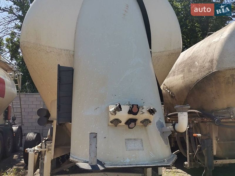 Цементовоз Spitzer SF 2000 в Одессе