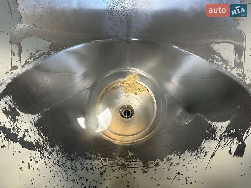 Цистерна Spitzer Silos 2001 в Львове