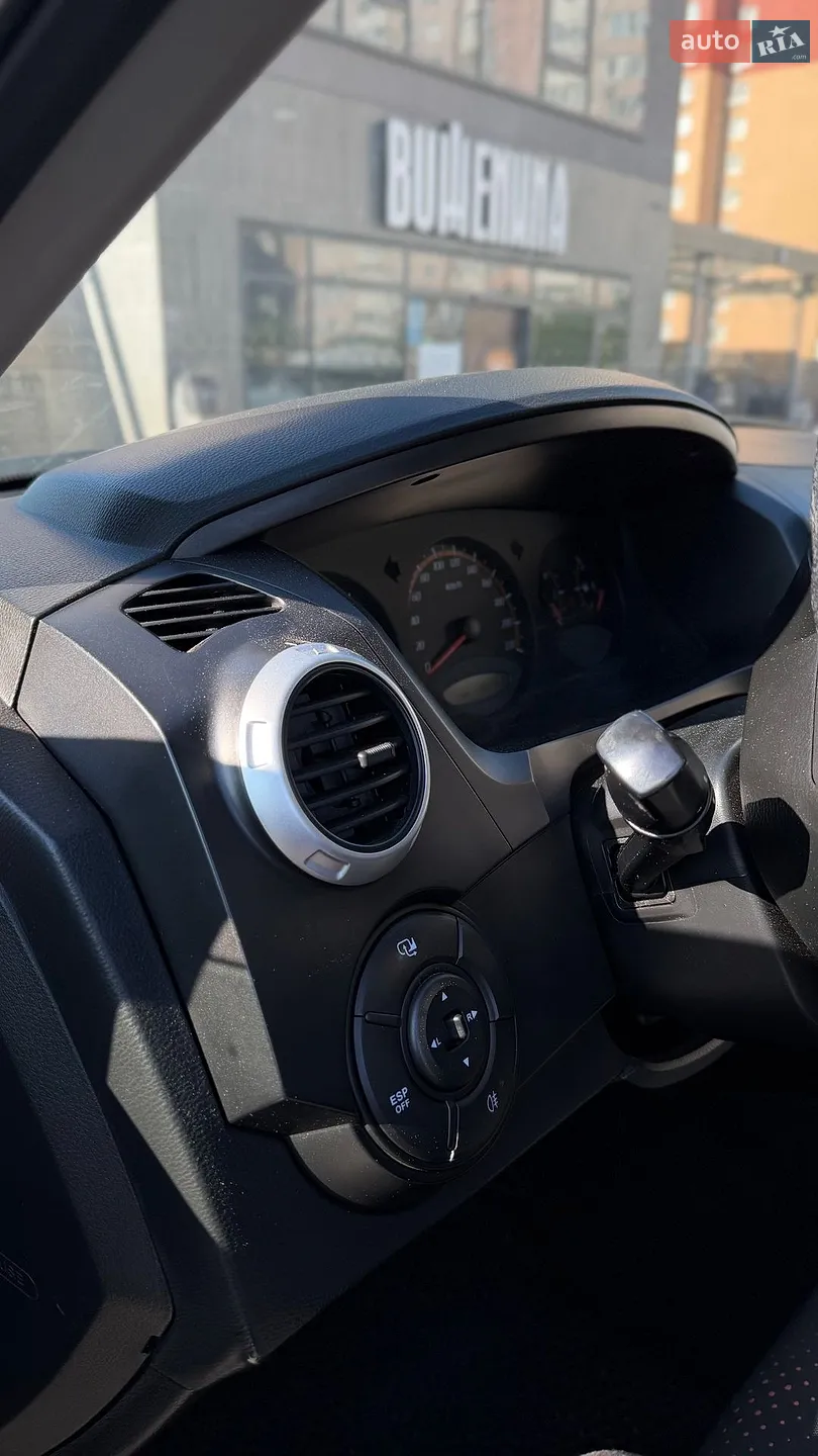 2010 SsangYong Actyon - мініатюра 17
