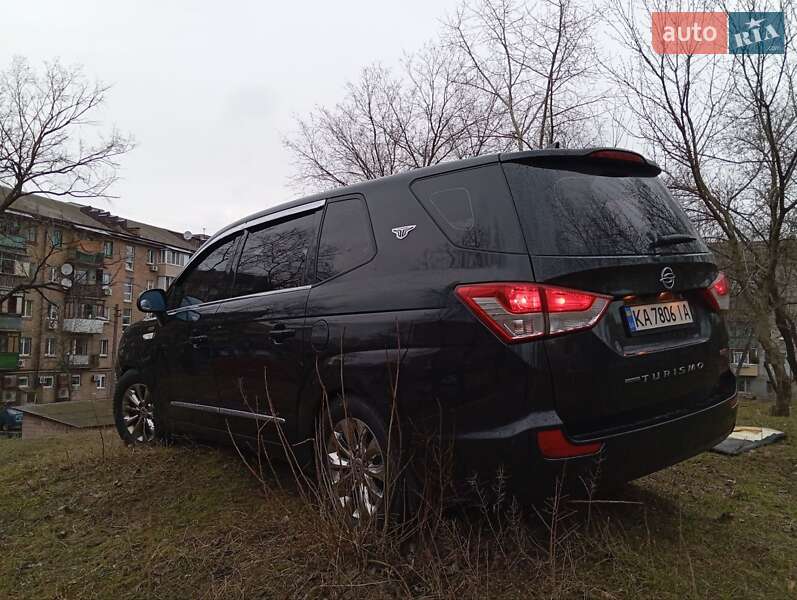 Минивэн SsangYong Korando Turismo 2015 в Киеве