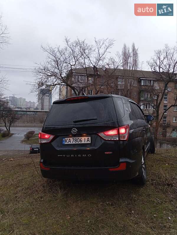 Минивэн SsangYong Korando Turismo 2015 в Киеве