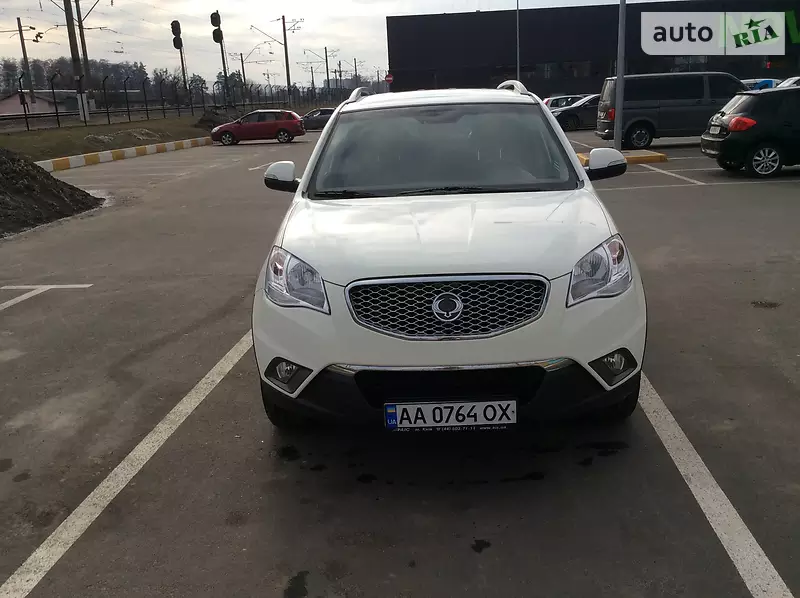 Позашляховик / Кросовер SsangYong Korando 2012 в 
