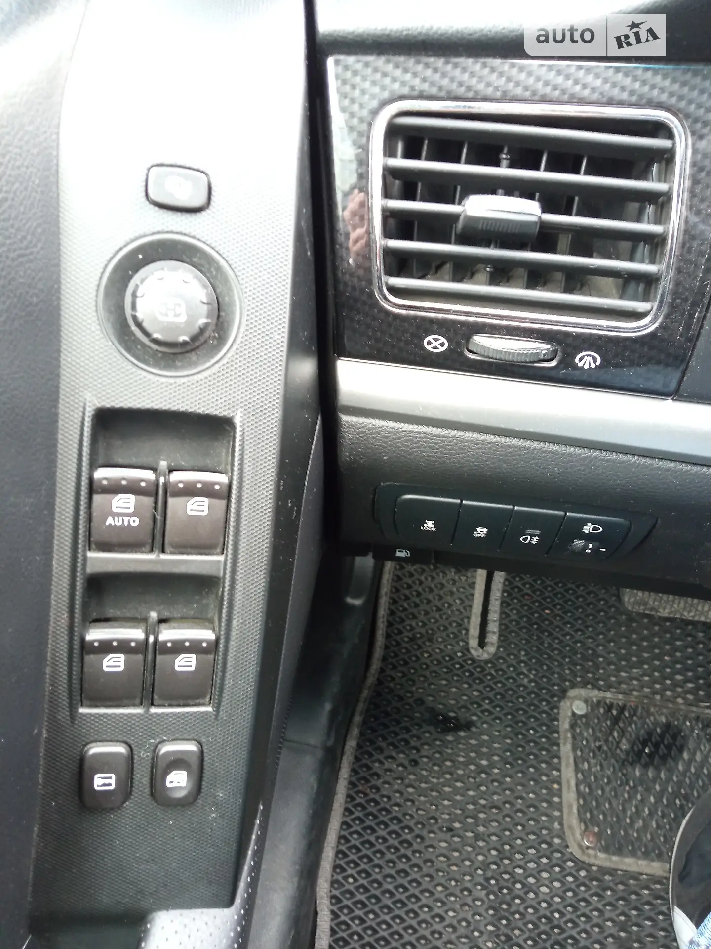 2012 SsangYong Korando - мініатюра 17