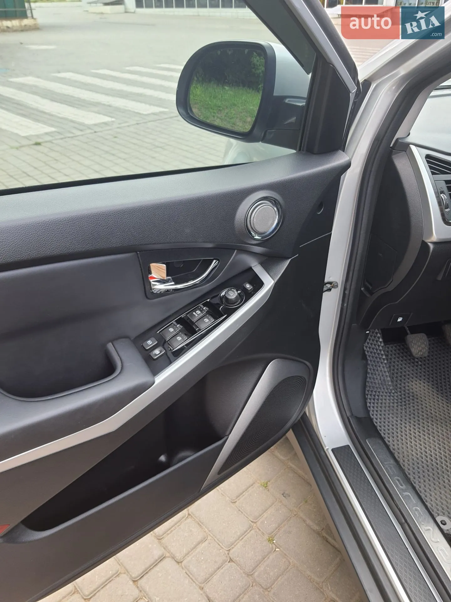 2014 SsangYong Korando - мініатюра 9