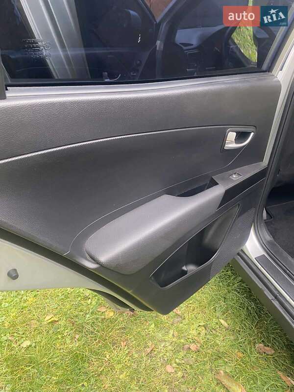 Внедорожник / Кроссовер SsangYong Korando 2013 в Звягеле фото 9 Внедорожник / Кроссовер SsangYong Korando 2013 в Звягеле