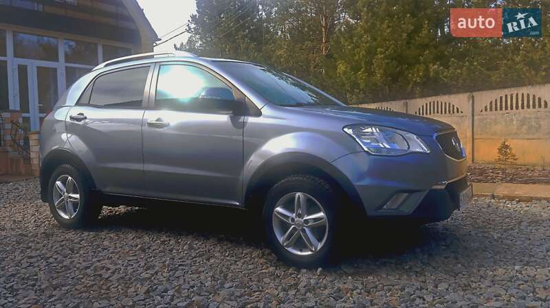 Внедорожник / Кроссовер SsangYong Korando 2012 в 