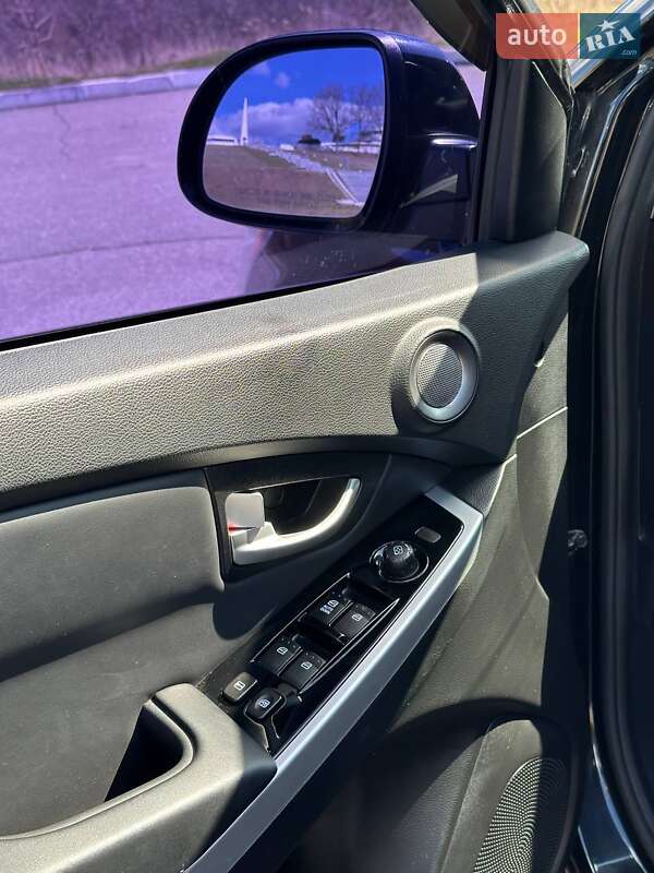 Внедорожник / Кроссовер SsangYong Korando 2014 в Харькове