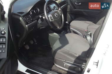 Внедорожник / Кроссовер SsangYong Korando 2012 в 