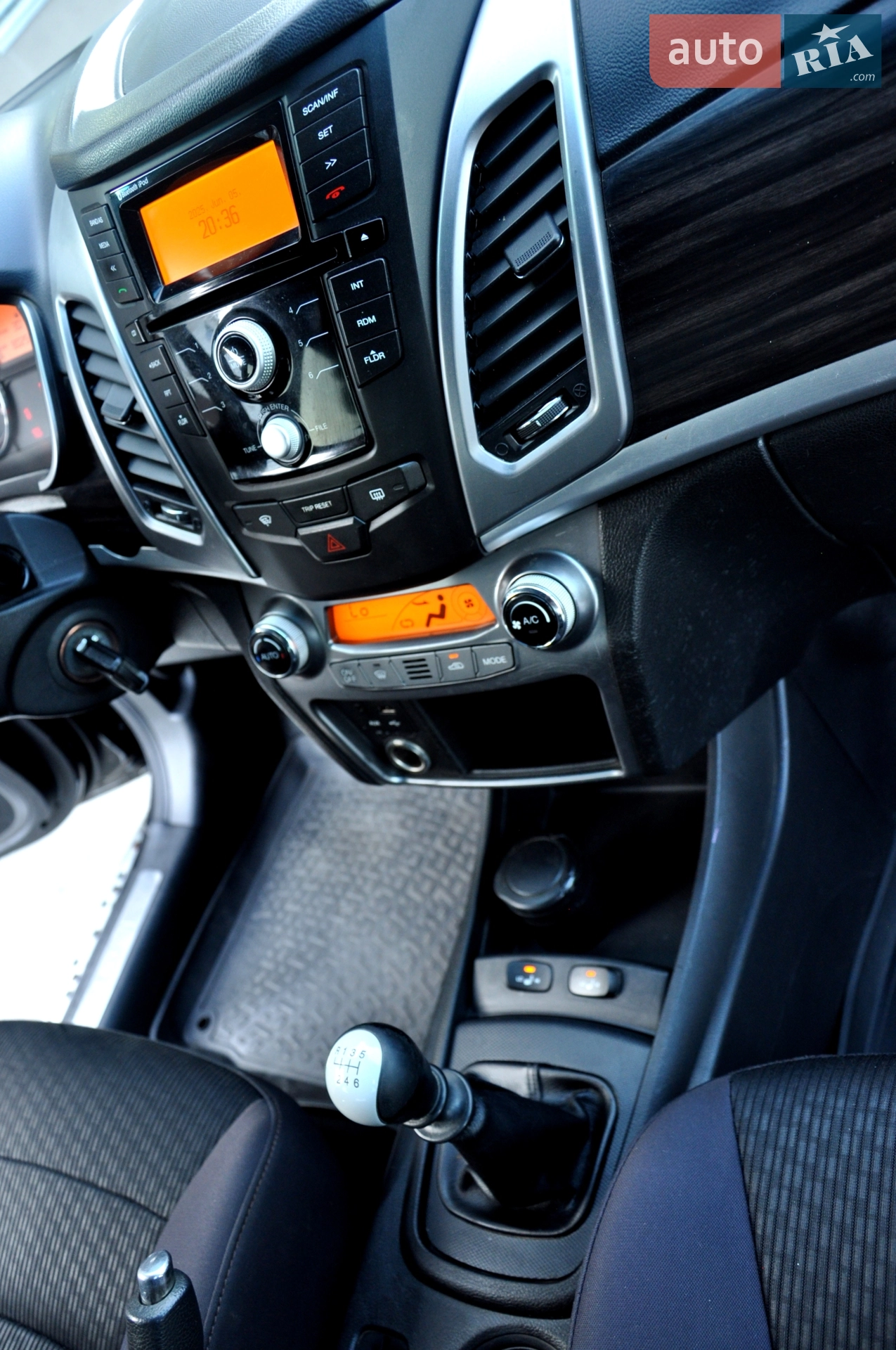 2014 SsangYong Korando - мініатюра 9