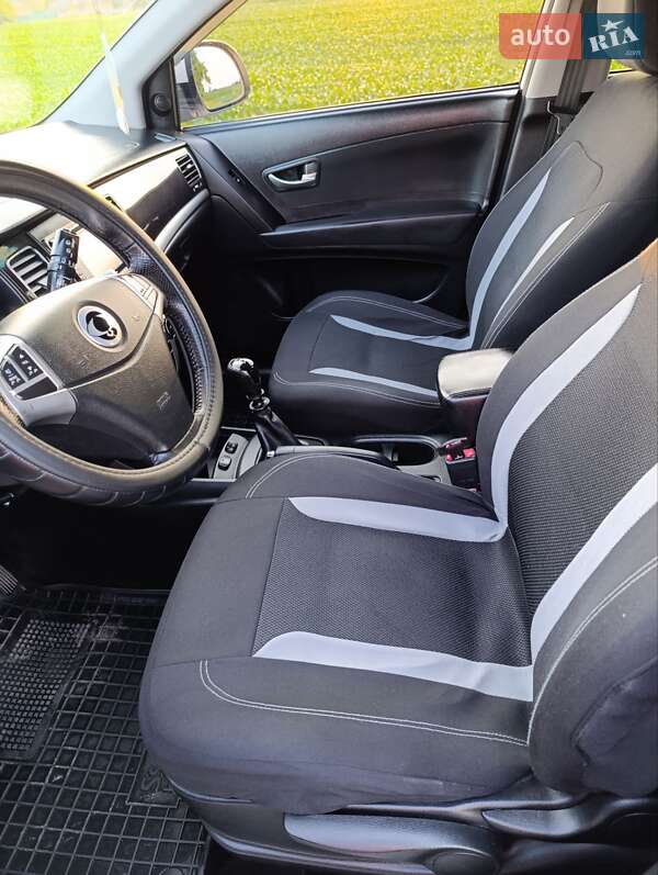 Внедорожник / Кроссовер SsangYong Korando 2012 в Ромнах