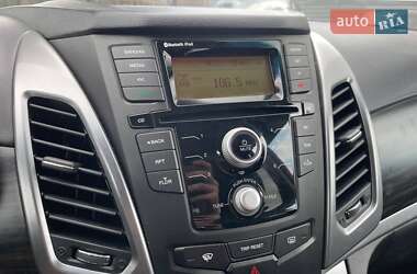 Позашляховик / Кросовер SsangYong Korando 2014 в 