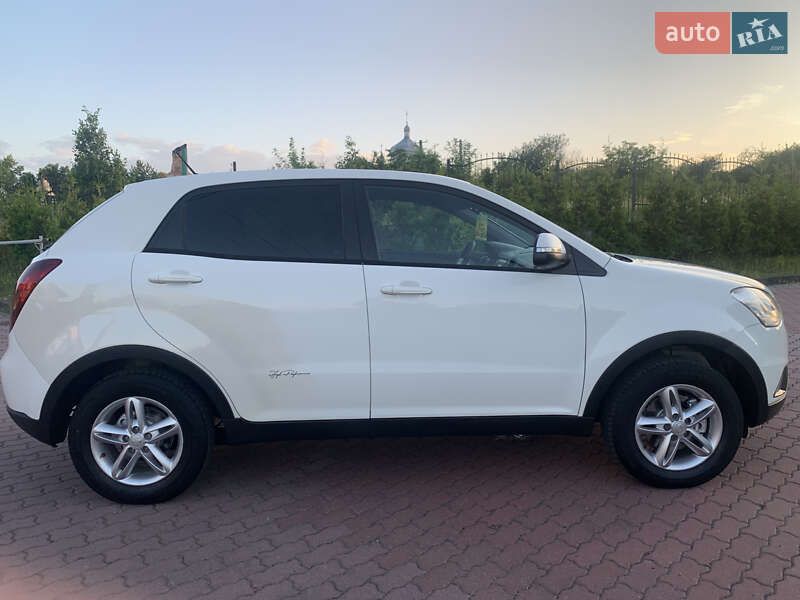 Позашляховик / Кросовер SsangYong Korando 2011 в Чернівцях
