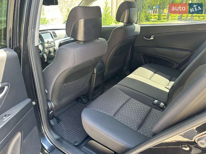 Позашляховик / Кросовер SsangYong Korando 2011 в Харкові