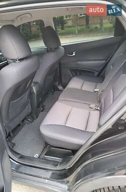 Позашляховик / Кросовер SsangYong Korando 2012 в 
