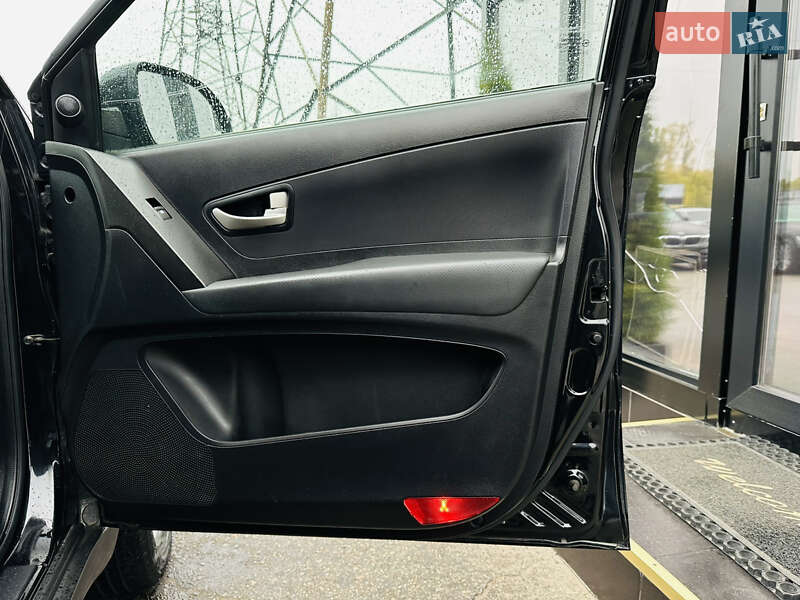 Позашляховик / Кросовер SsangYong Korando 2012 в Харкові