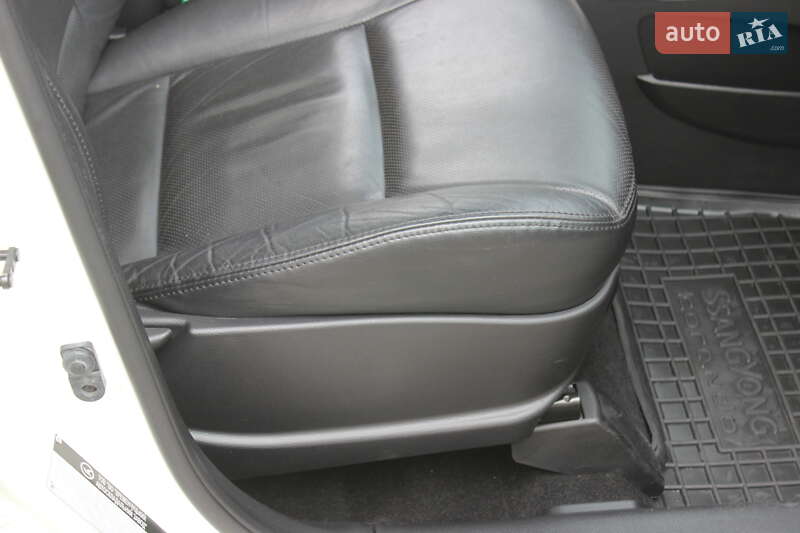 Позашляховик / Кросовер SsangYong Korando 2011 в Дніпрі