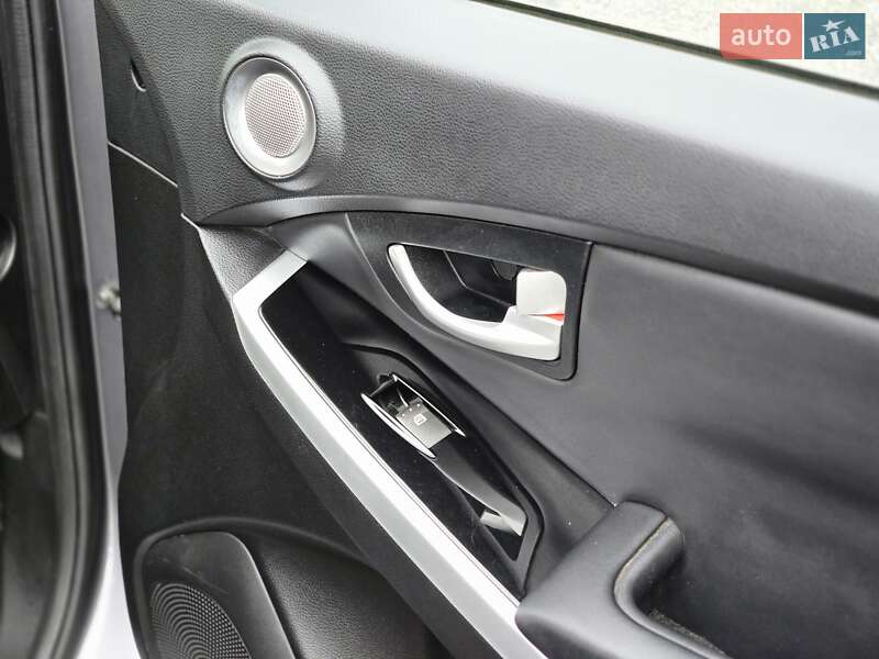 Позашляховик / Кросовер SsangYong Korando 2013 в Харкові фото 39 Позашляховик / Кросовер SsangYong Korando 2013 в Харкові