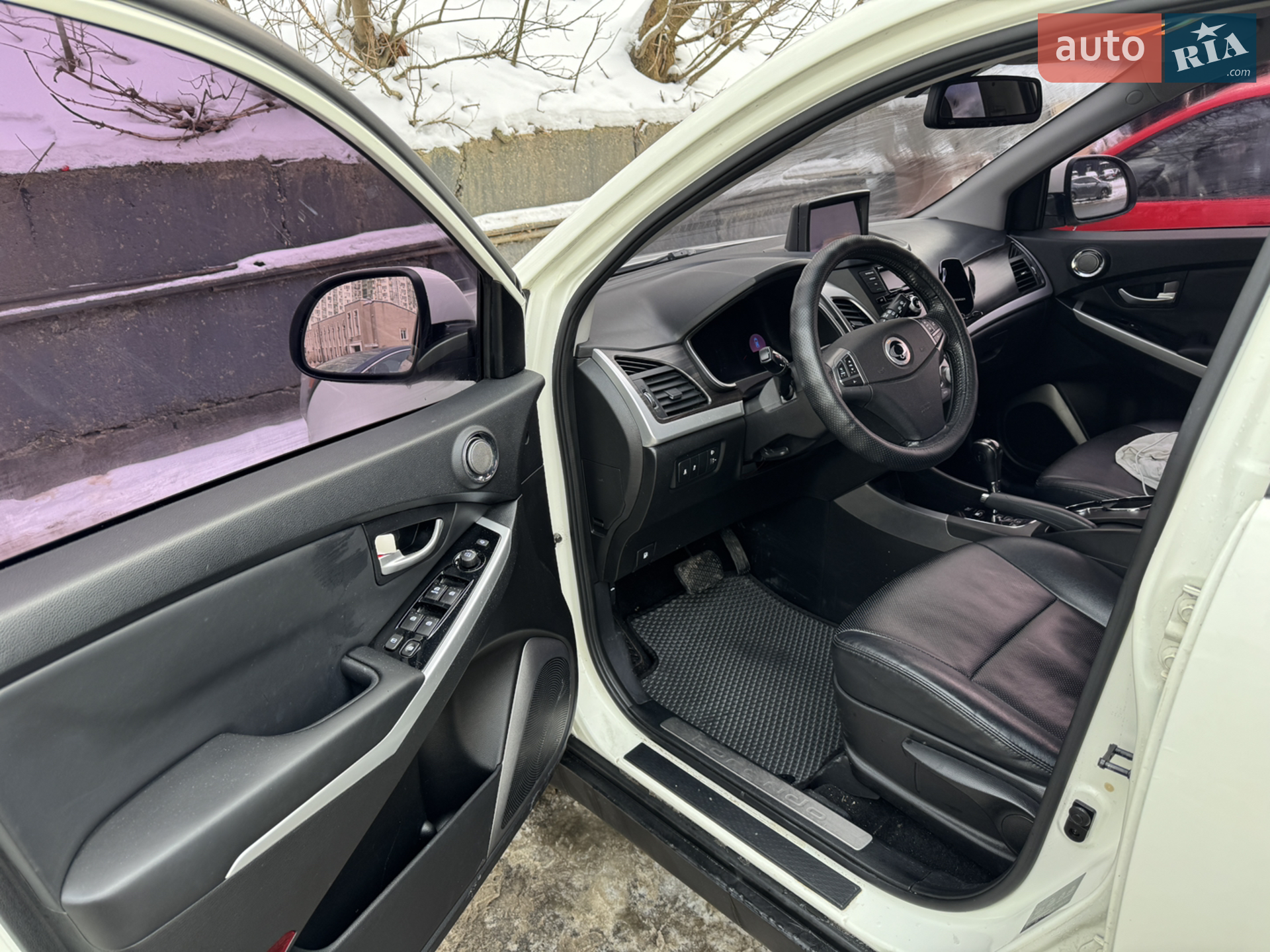 2014 SsangYong Korando - мініатюра 8