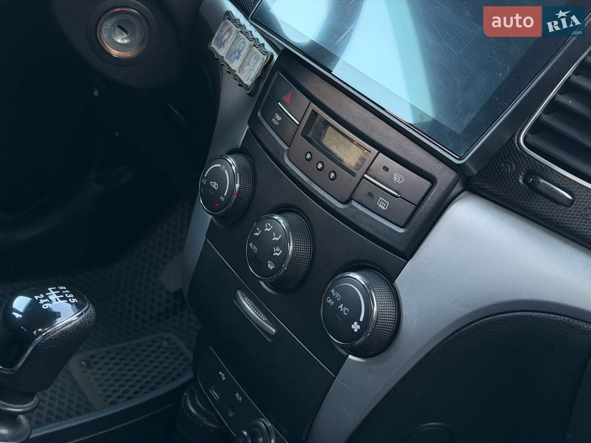 2011 SsangYong Korando - мініатюра 36