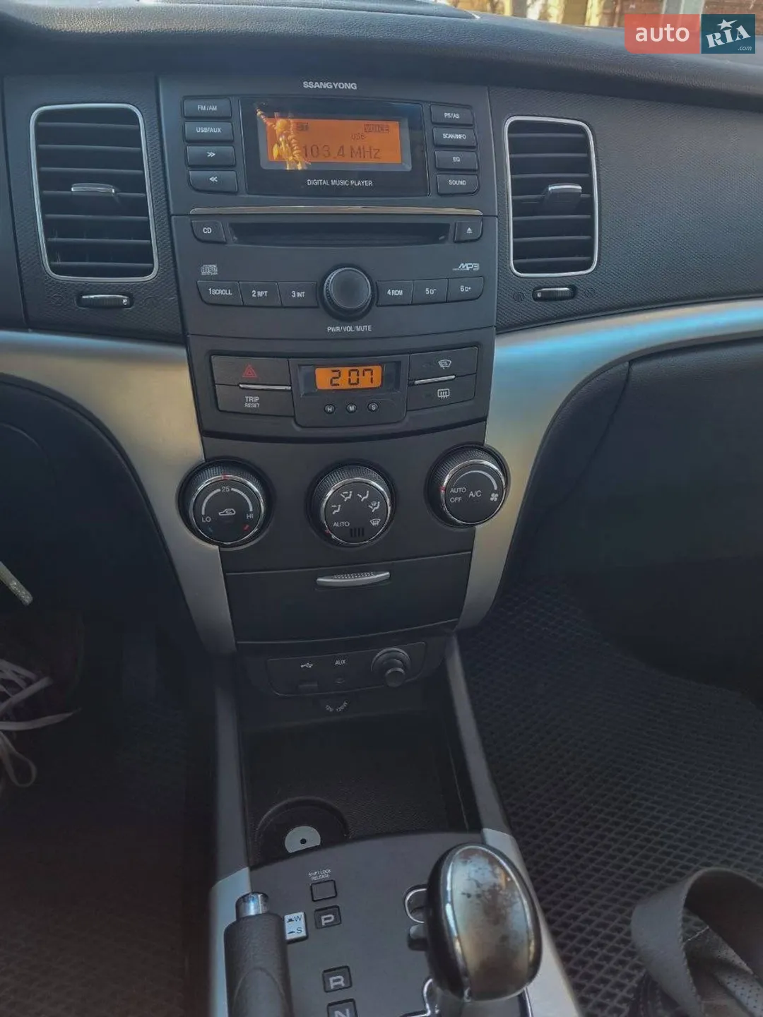 2011 SsangYong Korando - мініатюра 11