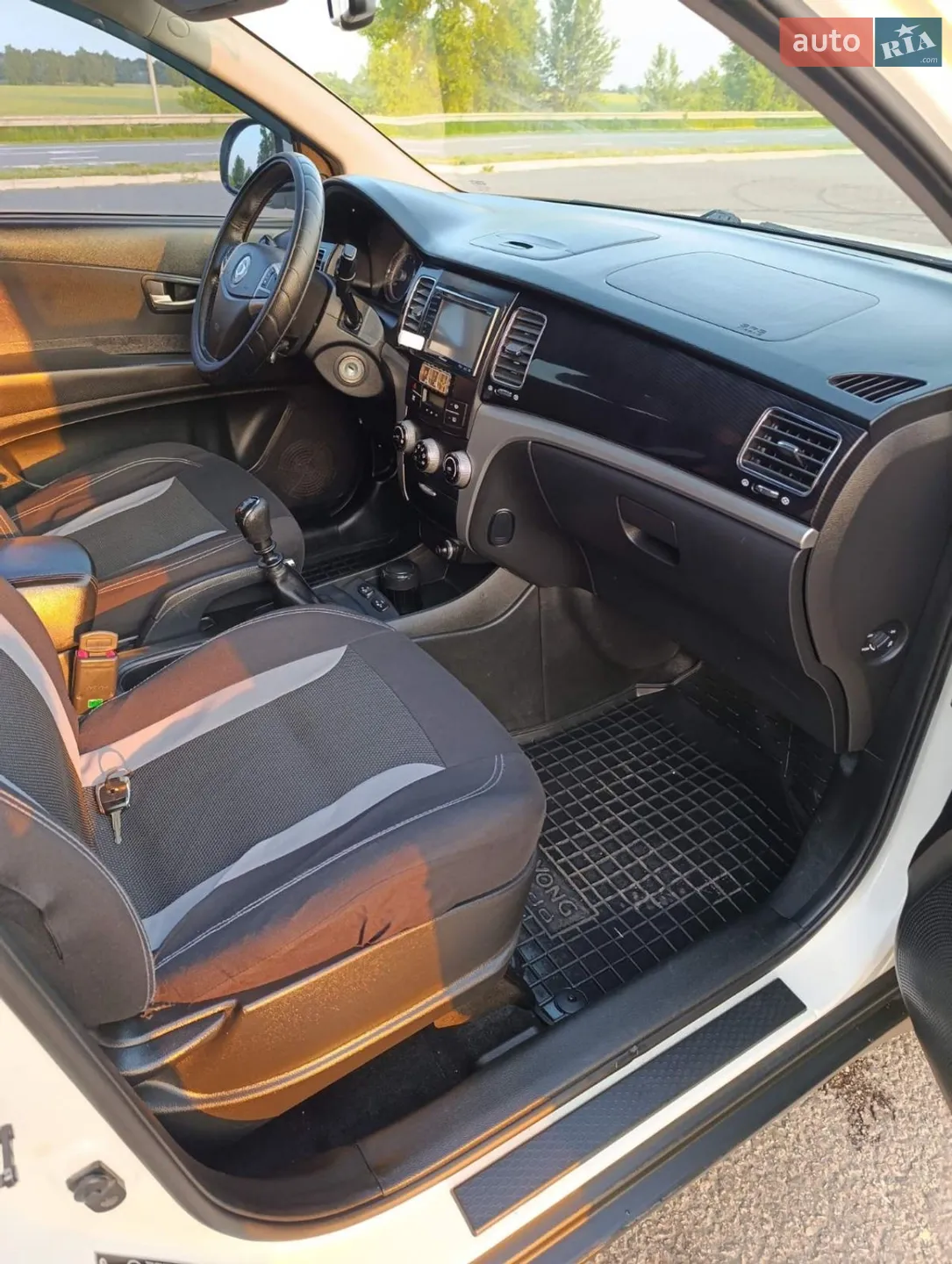 2012 SsangYong Korando - мініатюра 8