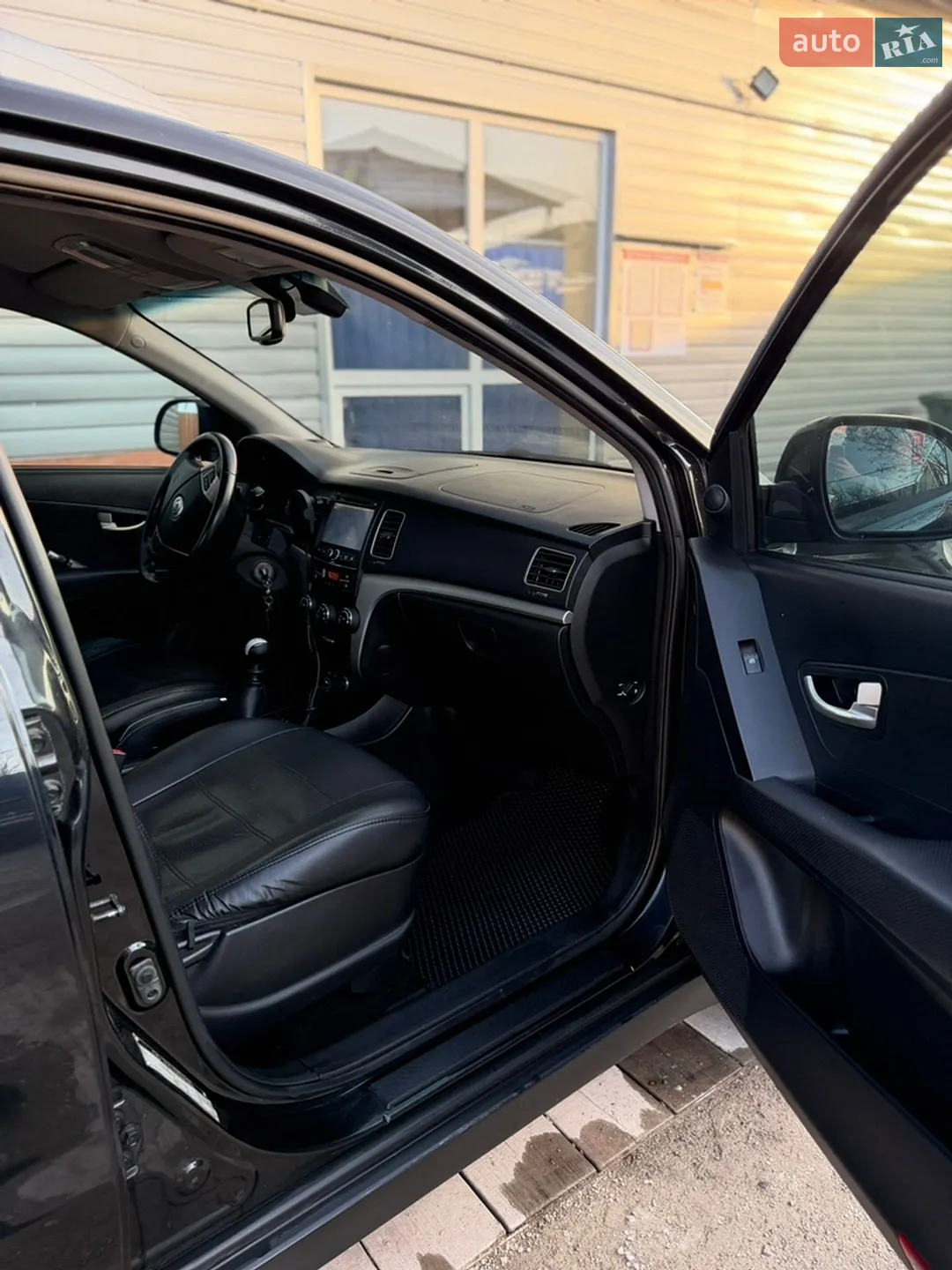 2011 SsangYong Korando - мініатюра 24