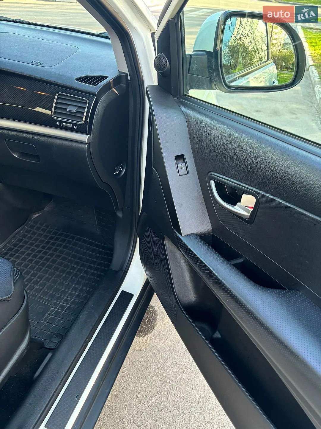 2013 SsangYong Korando - мініатюра 6