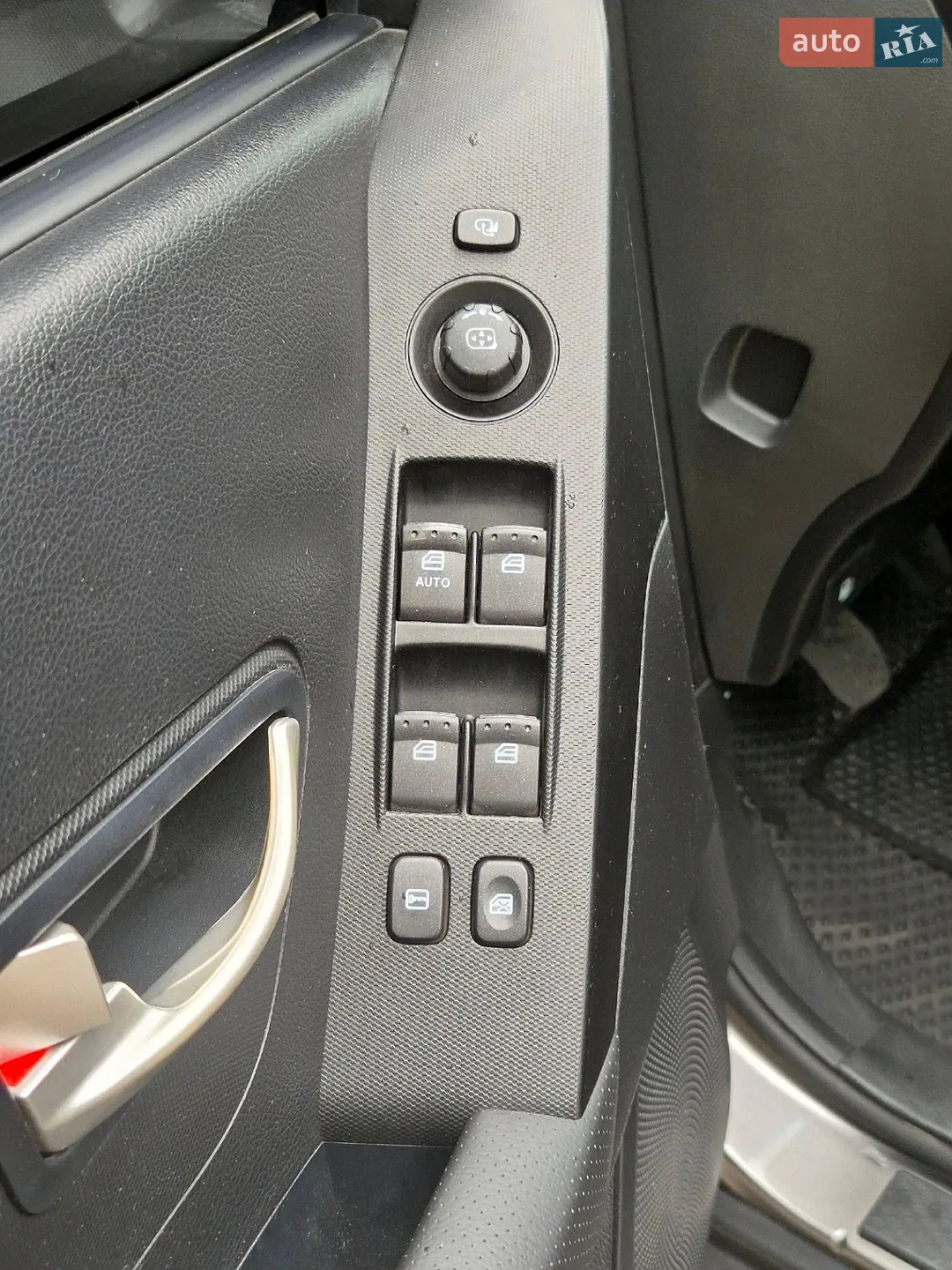 2013 SsangYong Korando - мініатюра 14