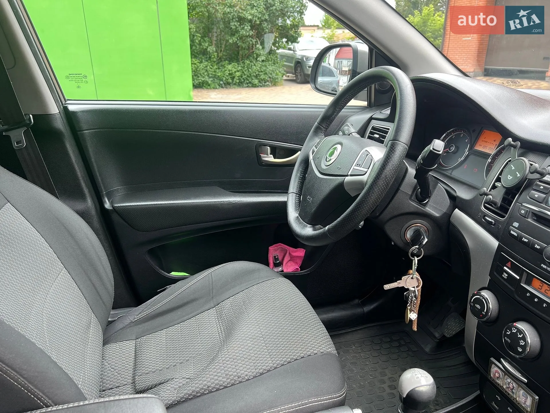 2011 SsangYong Korando - мініатюра 21
