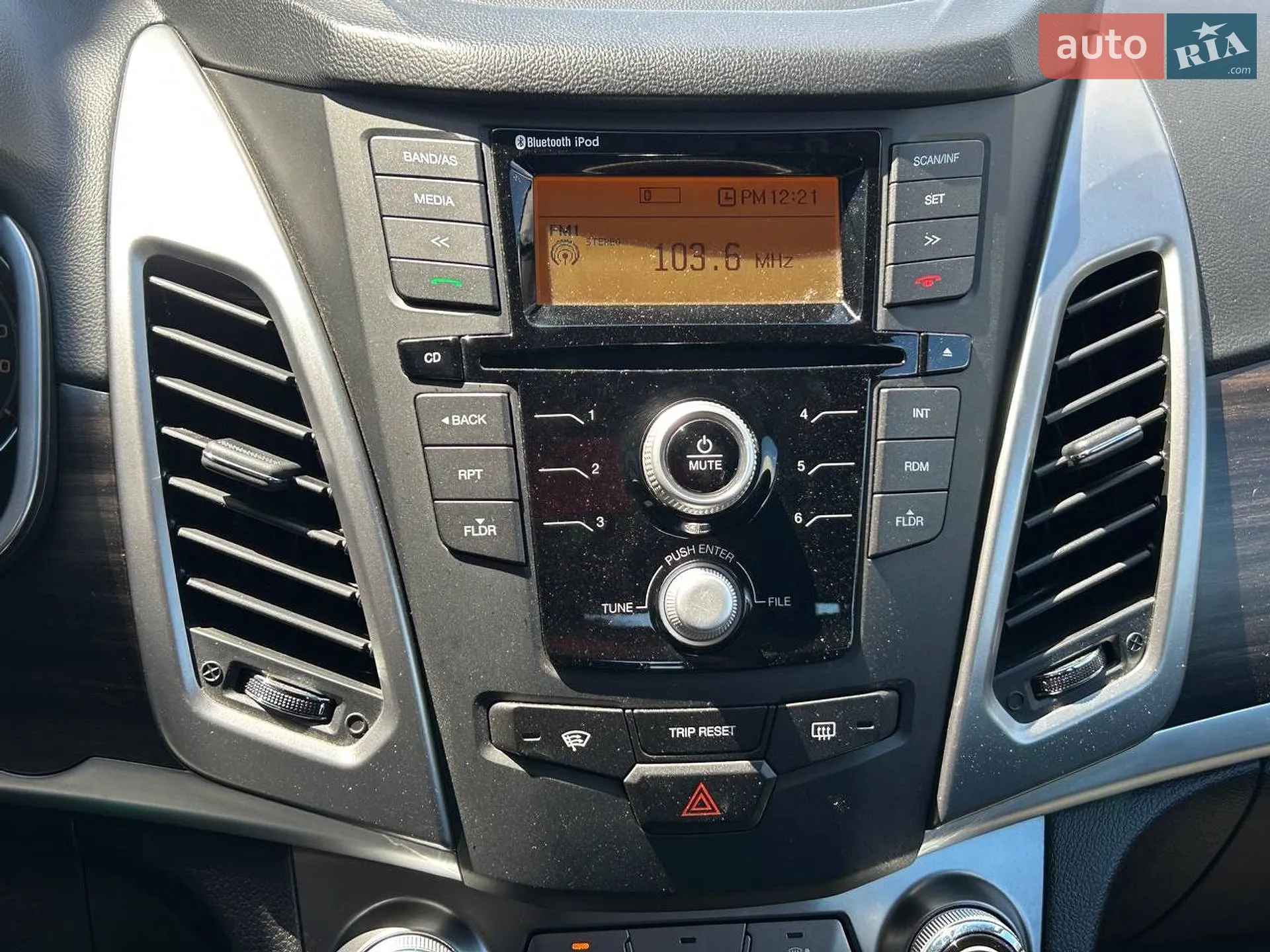 2014 SsangYong Korando - мініатюра 20