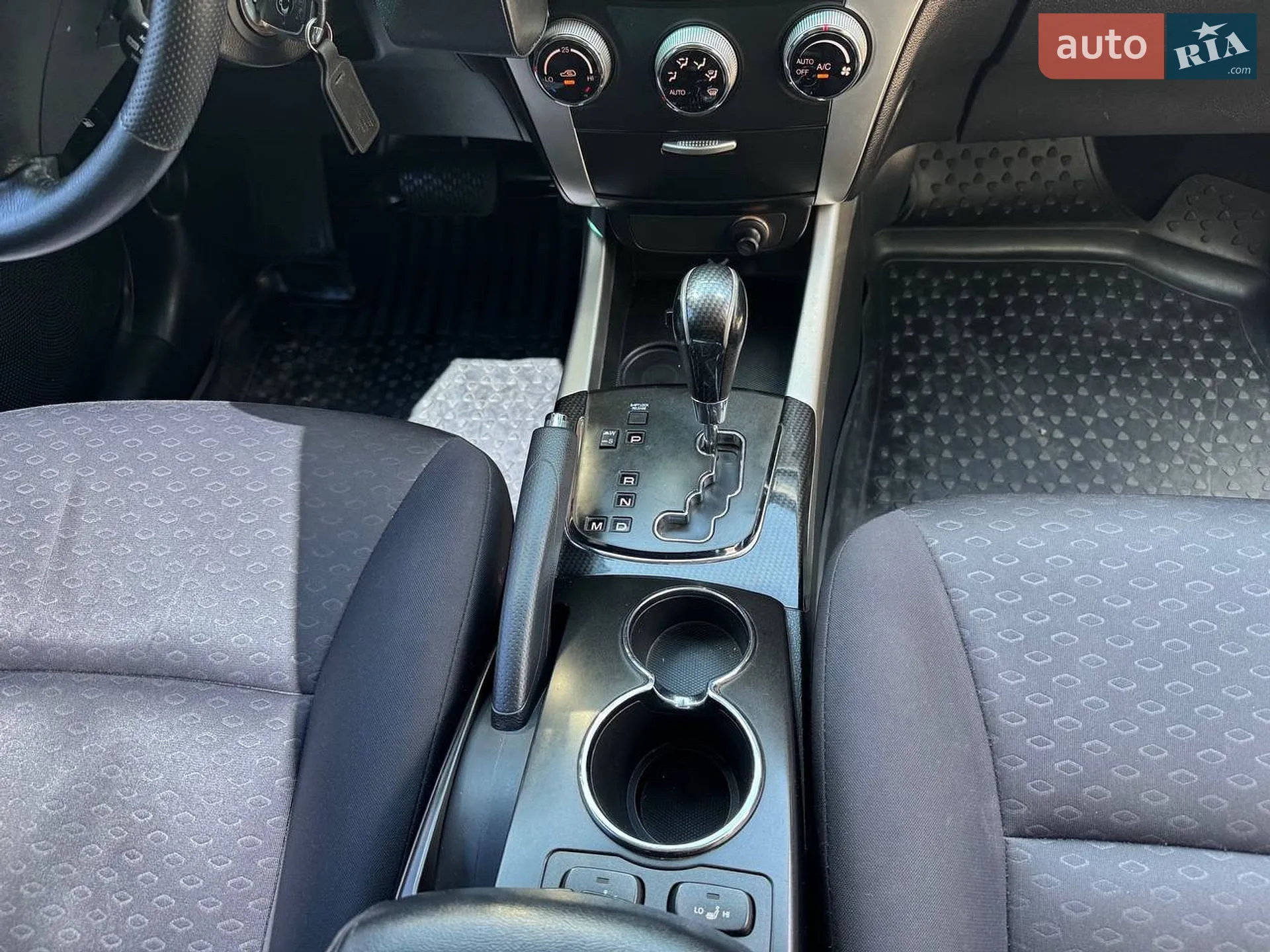 2013 SsangYong Korando - мініатюра 13