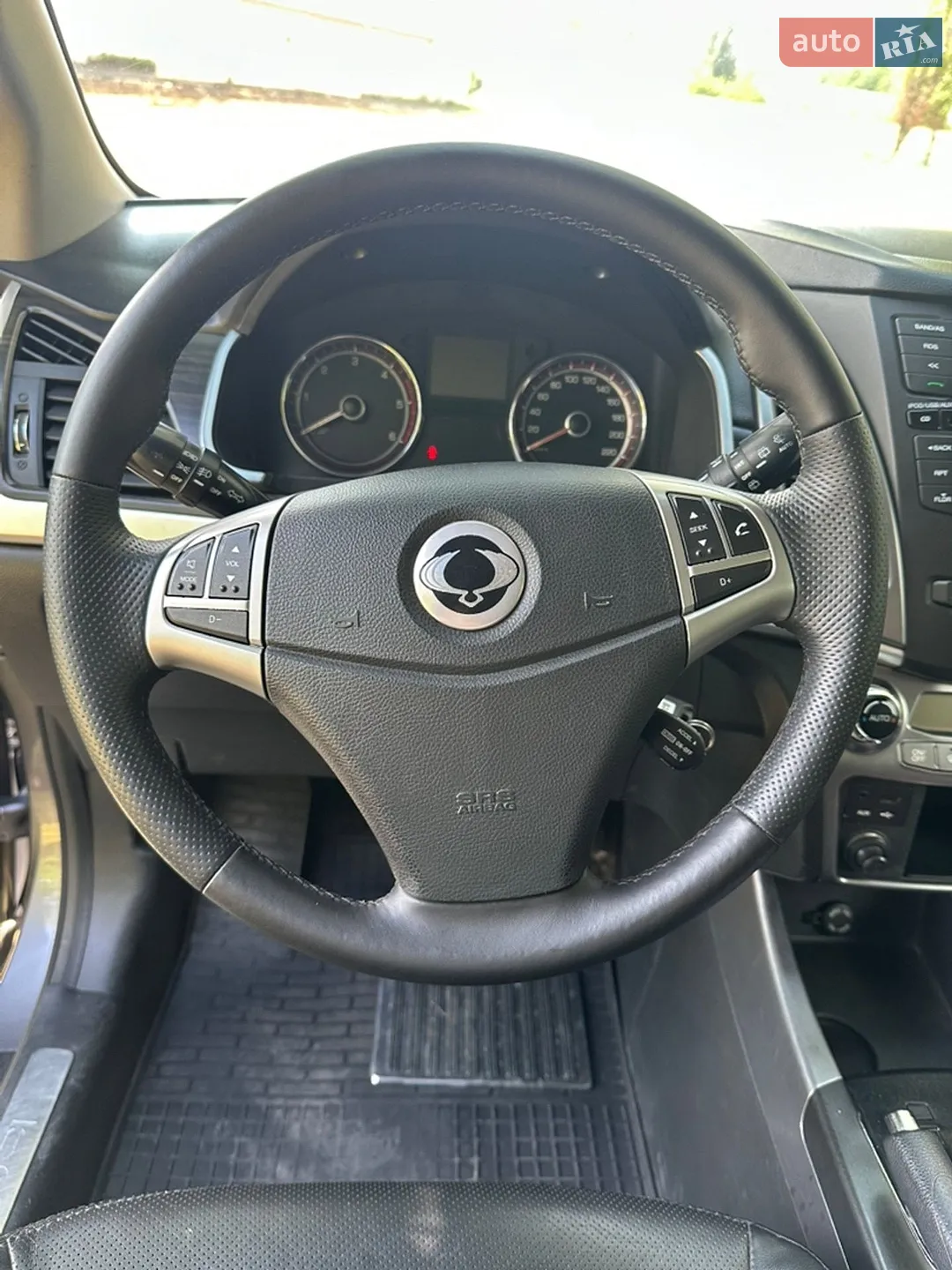 2013 SsangYong Korando - мініатюра 27