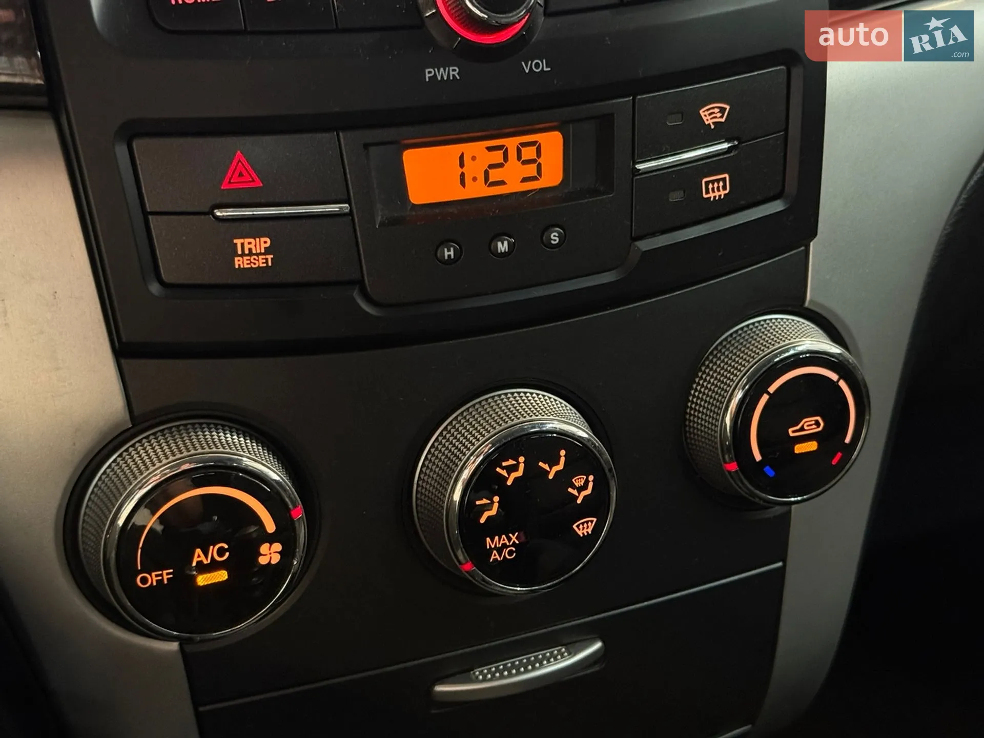 2012 SsangYong Korando - мініатюра 12