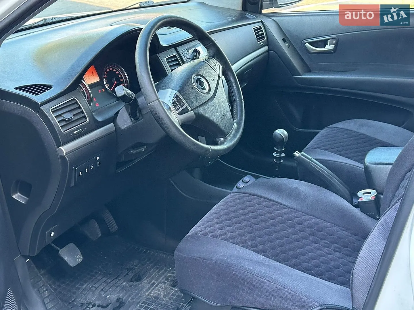 2011 SsangYong Korando - мініатюра 7
